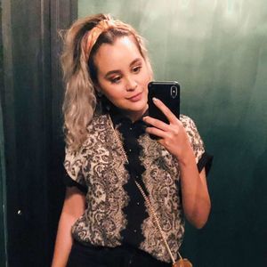 Meet your Posher, Crystal